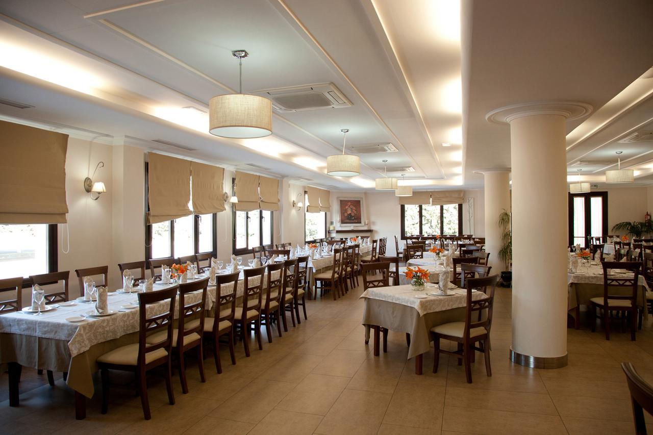 Hotel El Capricho Villanueva del Trabuco Ngoại thất bức ảnh